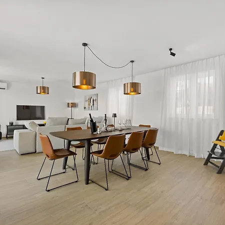 Bella Vista Mit Pool & Meerblick Holiday home Labinci
