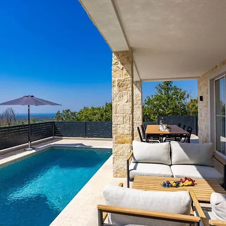 Dom wakacyjny Bella Vista With Pool And Seaview