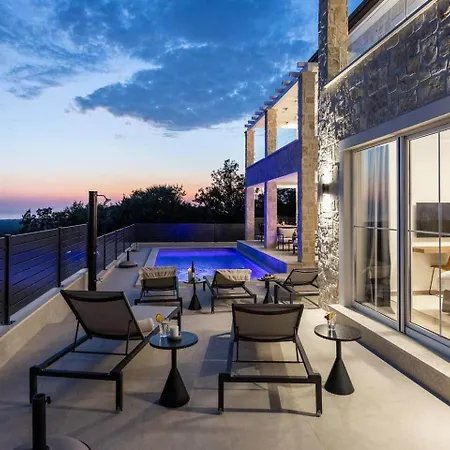 別荘 Villa Bella Vista With Pool And Seaview