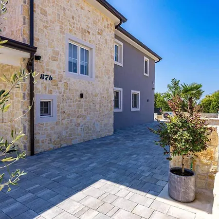 Bella Vista Mit Pool & Meerblick Holiday home Labinci