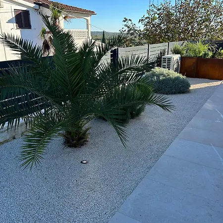 Bella Vista Mit Pool & Meerblick Holiday home Labinci
